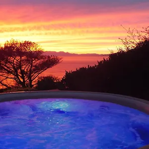 Penguinden - Load-shedding Free Guest house Simon's Town